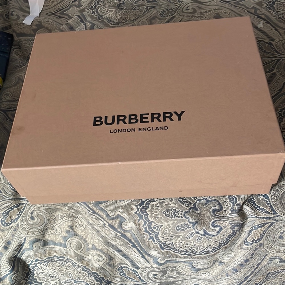 Burberry empty box